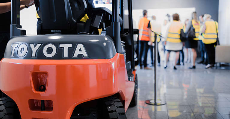 Sistem Keamanan Forklift Toyota